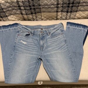 American Eagle Outfitters Light Wash Low Rise 90’s Kickboot